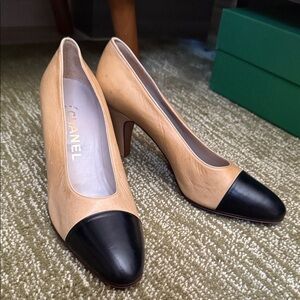 CHANEL vintage leather Heels